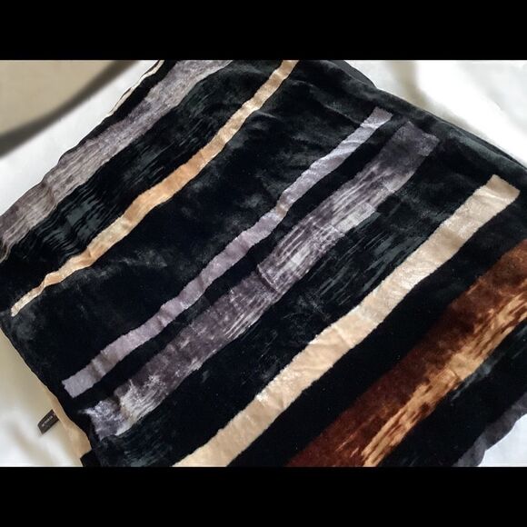 Kenneth Cole Burnout  Scarf NWOT - Picture 3 of 4